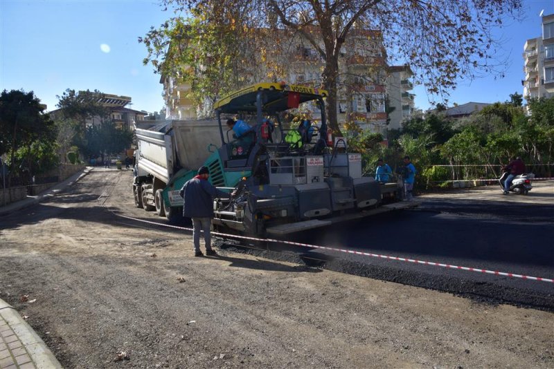 Hacet dere sokak yeni asfaltla buluştu