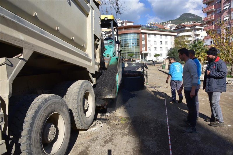 Hacet dere sokak yeni asfaltla buluştu