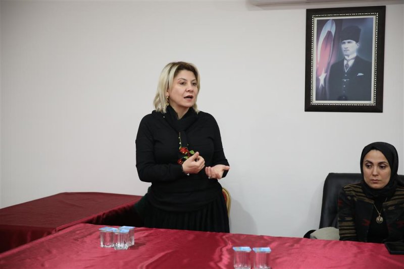 Alanya belediye personeline kadına karşı şiddetle mücadele eğitimi