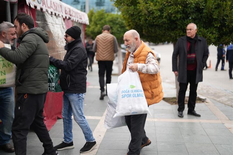 Alanya belediyesi’nde deprem seferberliği başkan yücel: “tüm gücümüzle yaraları saracağız”