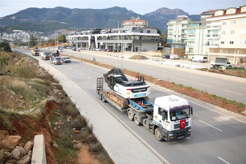 Alanya belediyesi’nde deprem seferberliği başkan yücel: “tüm gücümüzle yaraları saracağız”