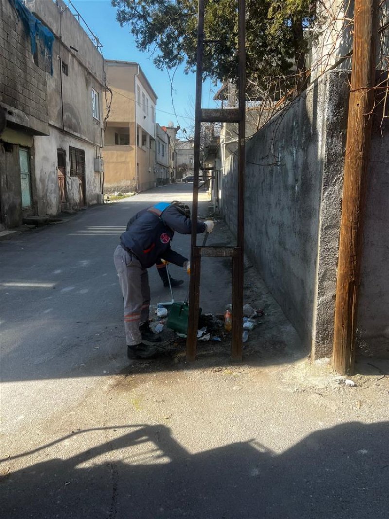 Alanya belediyesi temizlik ekibi deprem bölgesinde