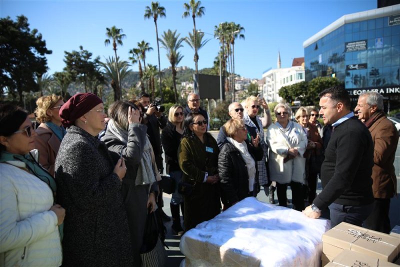 Alanya belediyesi yabancılar meclisi’nden depremzedelere yardım