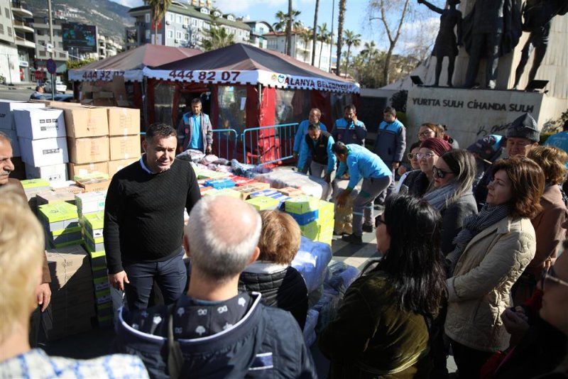 Alanya belediyesi yabancılar meclisi’nden depremzedelere yardım