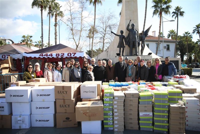Alanya belediyesi yabancılar meclisi’nden depremzedelere yardım