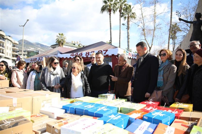 Alanya belediyesi yabancılar meclisi’nden depremzedelere yardım