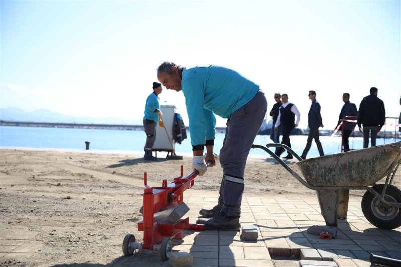 İskele caddesi alanya belediyesi ile yenileniyor