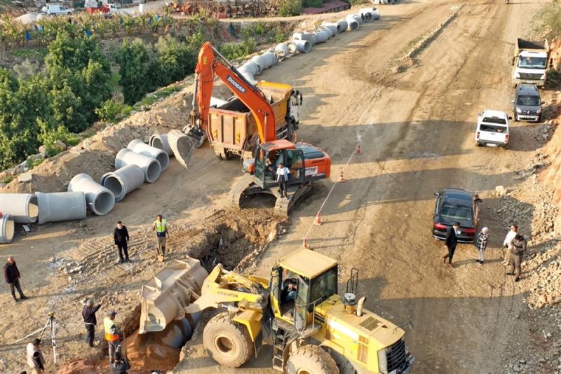 Kestel'de ulaşım çağ atlıyor başkan yücel: “kestel sahilden yeni çevre yoluna bağlanacak yeni üniversite yolu trafiği rahatlatacak”