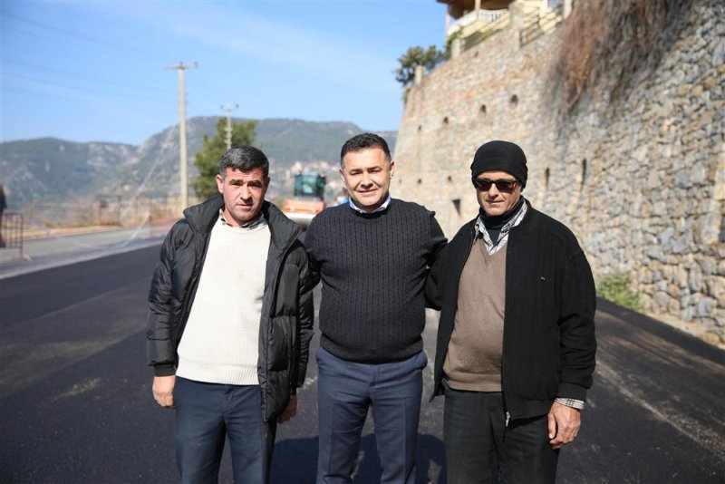 Kuzey alanya’yı merkeze ve yaylalara bağlayan bektaş yolunda asfalt yenileme çalışmaları hızla devam ediyor