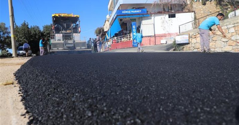 Merkez mahallelerde başlatılan asfalt yenileme çalışmaları bektaş mahallesi’nde devam ediyor