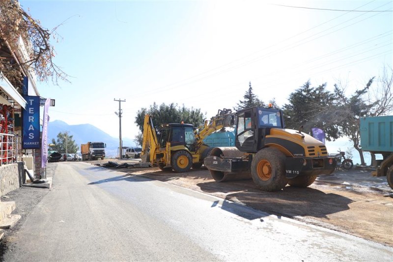 Merkez mahallelerde başlatılan asfalt yenileme çalışmaları bektaş mahallesi’nde devam ediyor