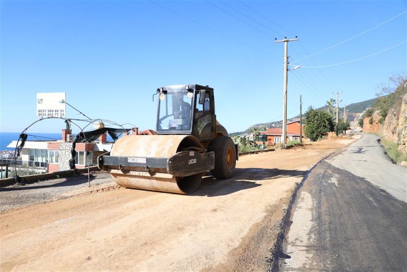 Merkez mahallelerde başlatılan asfalt yenileme çalışmaları bektaş mahallesi’nde devam ediyor