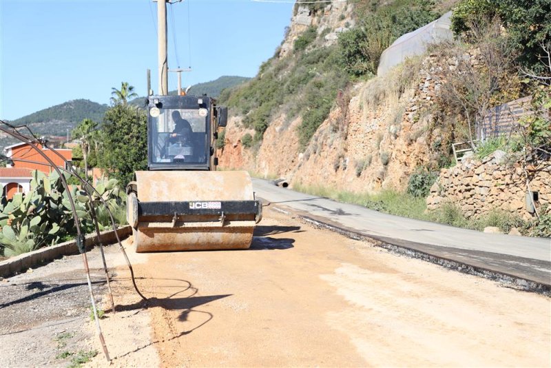 Merkez mahallelerde başlatılan asfalt yenileme çalışmaları bektaş mahallesi’nde devam ediyor