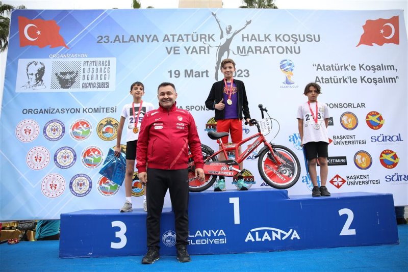 23. alanya atatürk halk koşusu ve yarı maratonu tamamlandı