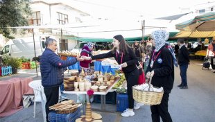 Alanya belediyesi berat kandilinde lokum dağıttı