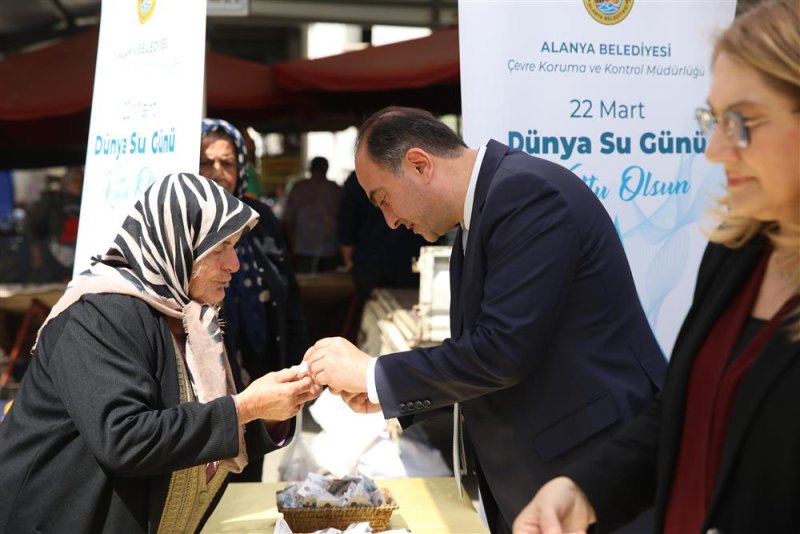 Alanya belediyesi dünya su günü’nde perlatör dağıtarak su tasarrufuna dikkat çekti