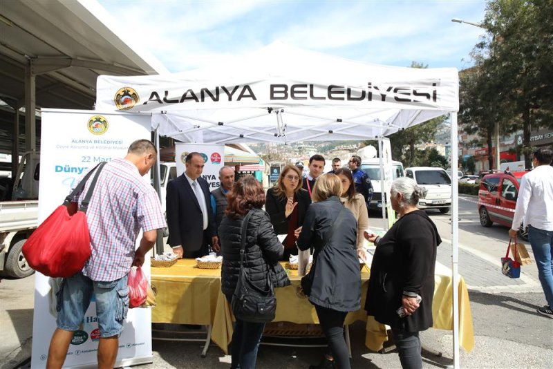 Alanya belediyesi dünya su günü’nde perlatör dağıtarak su tasarrufuna dikkat çekti