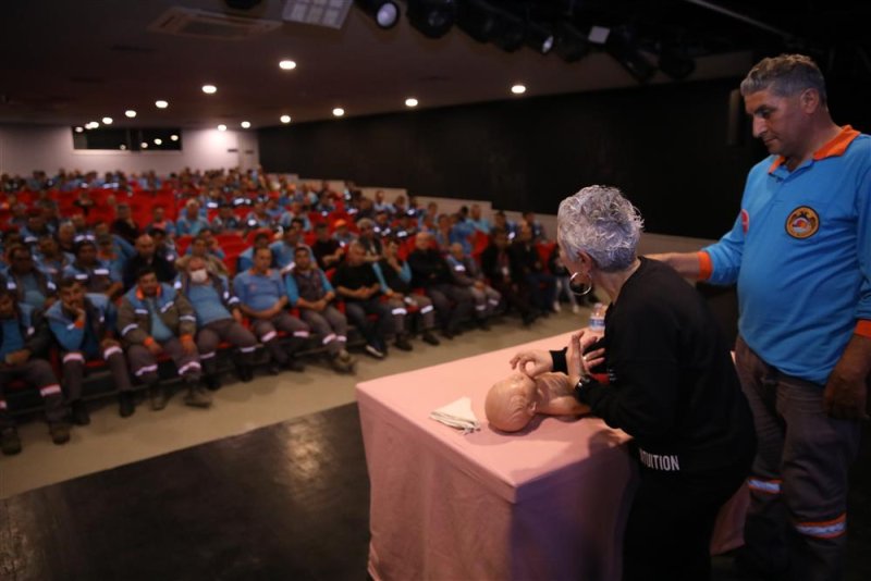 Alanya belediyesi personeline iş sağlığı ve güvenliği eğitimleri devam ediyor