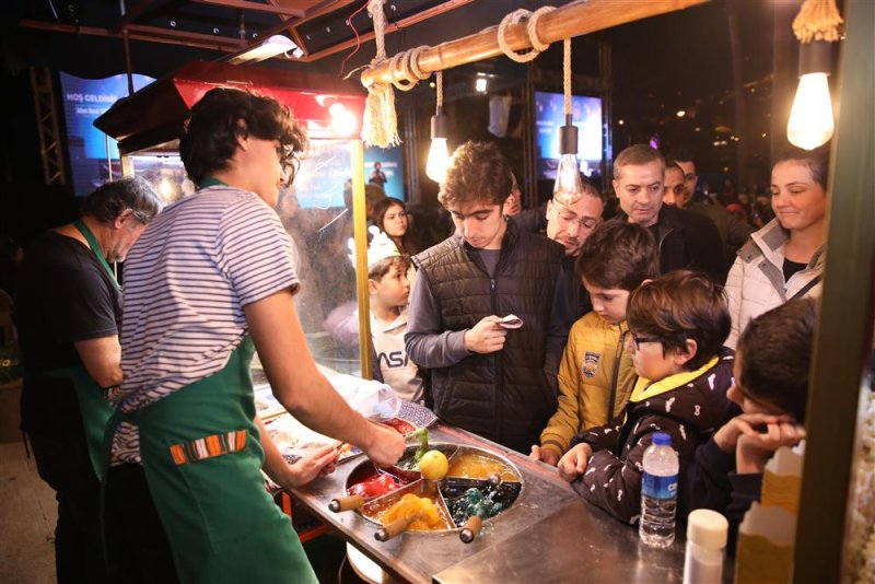 Alanya belediyesi ramazan meydanı kapılarını açtı