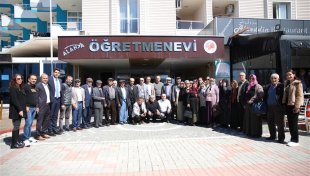 Alanya belediyesi yaşlıları yemekte ağırladı