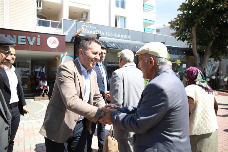 Alanya belediyesi yaşlıları yemekte ağırladı