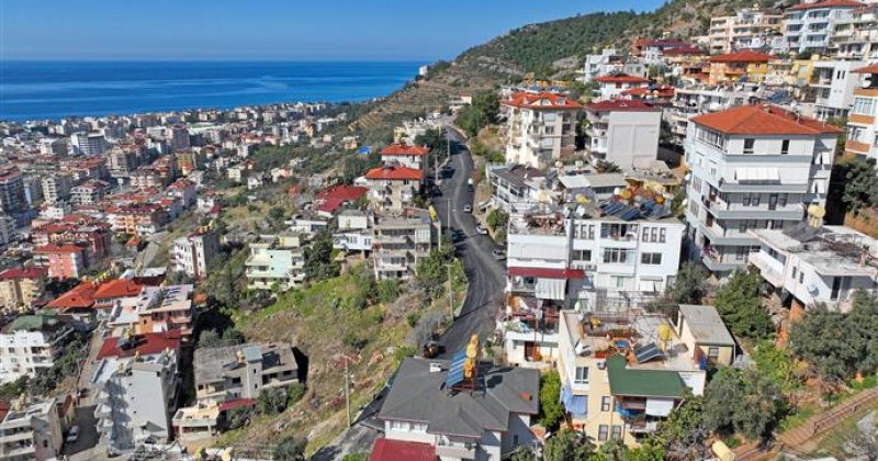 Alanya yenileniyor  asfalt yenileme çalışmaları sugözü mahallesi kütürüp caddesi’nde devam ediyor