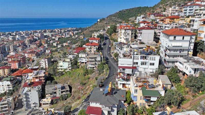 Alanya yenileniyor  asfalt yenileme çalışmaları sugözü mahallesi kütürüp caddesi’nde devam ediyor