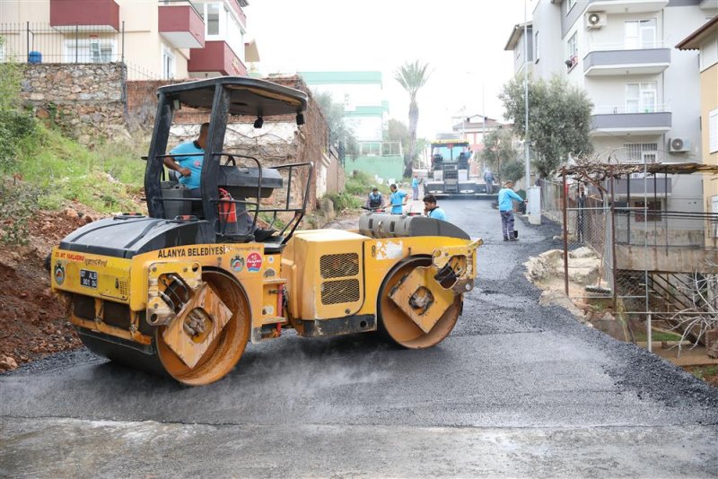 Başkan yardımcısı fevzi alaettinoğlu asfalt çalışmalarını yerinde inceledi