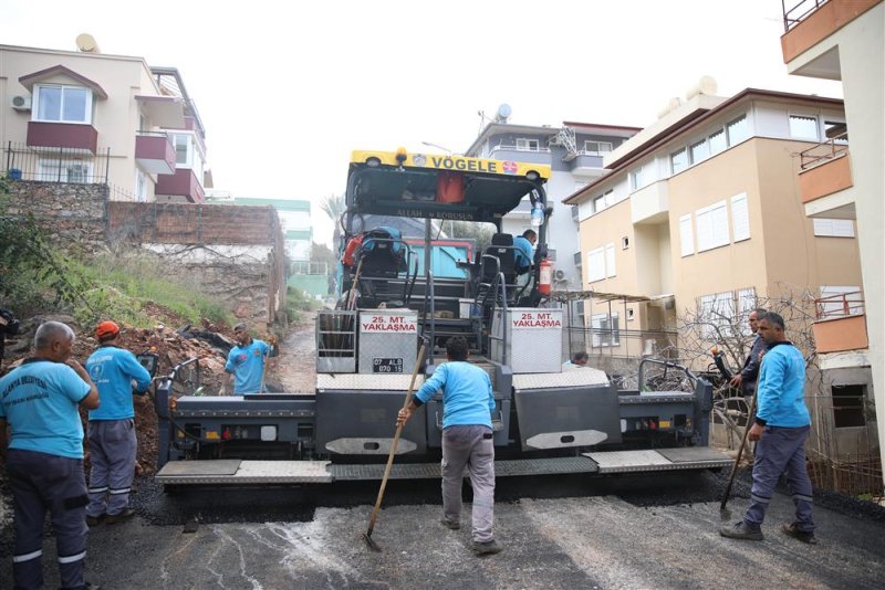 Başkan yardımcısı fevzi alaettinoğlu asfalt çalışmalarını yerinde inceledi