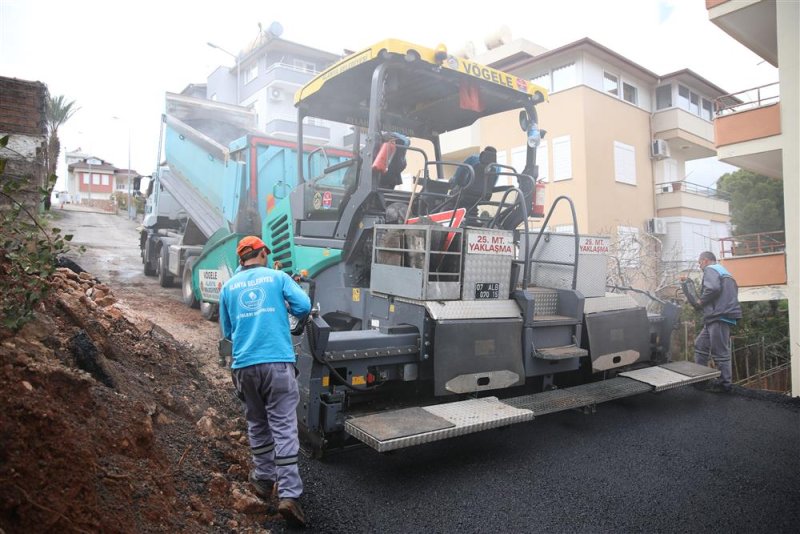 Başkan yardımcısı fevzi alaettinoğlu asfalt çalışmalarını yerinde inceledi