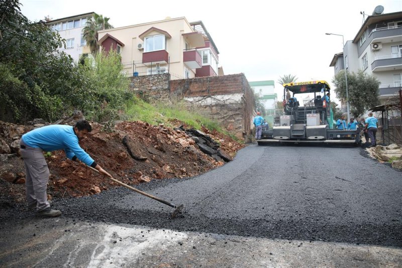 Başkan yardımcısı fevzi alaettinoğlu asfalt çalışmalarını yerinde inceledi