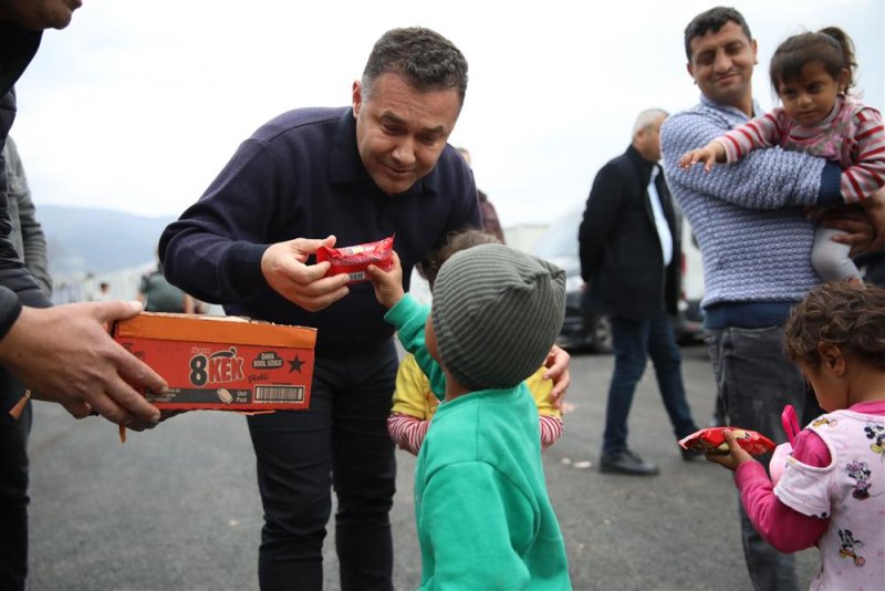 Başkan yücel deprem bölgesinde