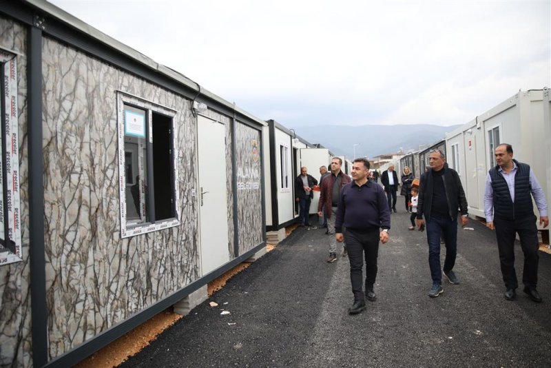 Başkan yücel deprem bölgesinde