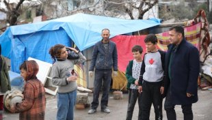 Başkan yücel’in deprem bölgesinde ziyaretleri sürüyor