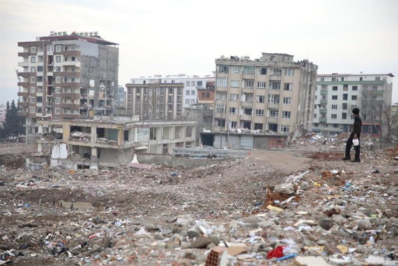 Başkan yücel’in deprem bölgesinde ziyaretleri sürüyor