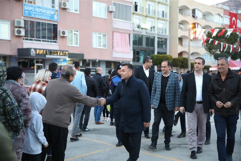 Başkan yücel mahmutlarlılarla iftar sofrasında buluştu