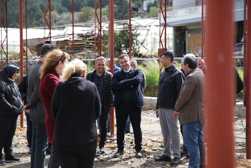 Bölgenin ilk ve tek tropikal meyve tanıtım merkezi bayram sonunda tamamlanıyor