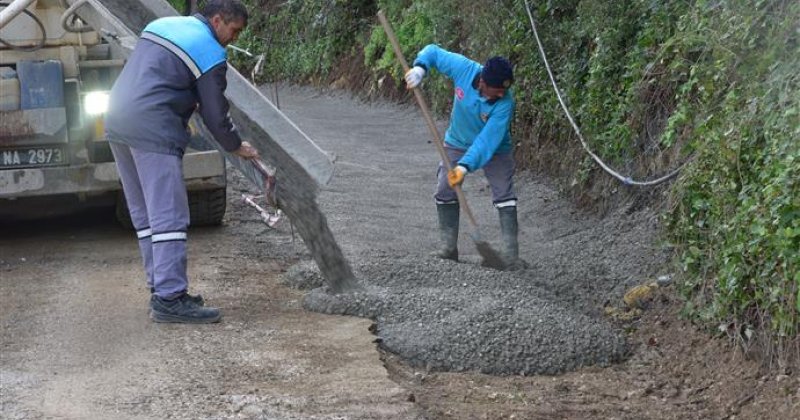 Kızılcaşehir mahallesi’nde şarampol betonlama çalışması devam ediyor