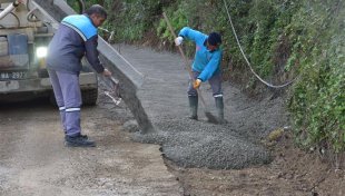 Kızılcaşehir mahallesi’nde şarampol betonlama çalışması devam ediyor