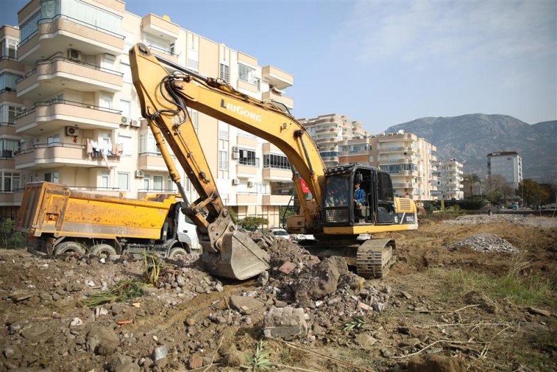 Mahmutlar ahmet yatmaz caddesi sahil yoluna bağlanıyor