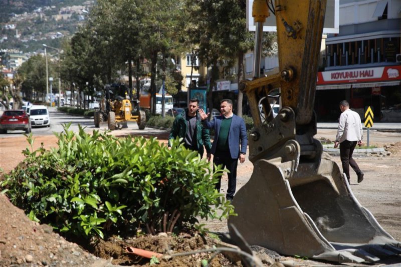 Yunus emre caddesi baştan sona yenileniyor