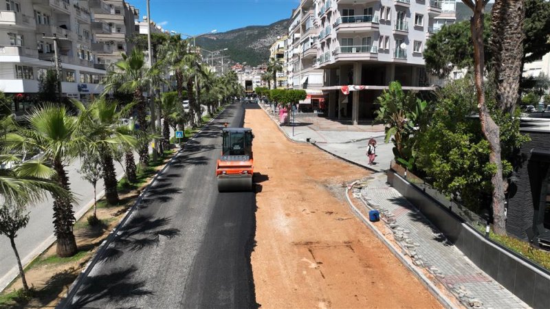 Yunus emre caddesi baştan sona yenileniyor