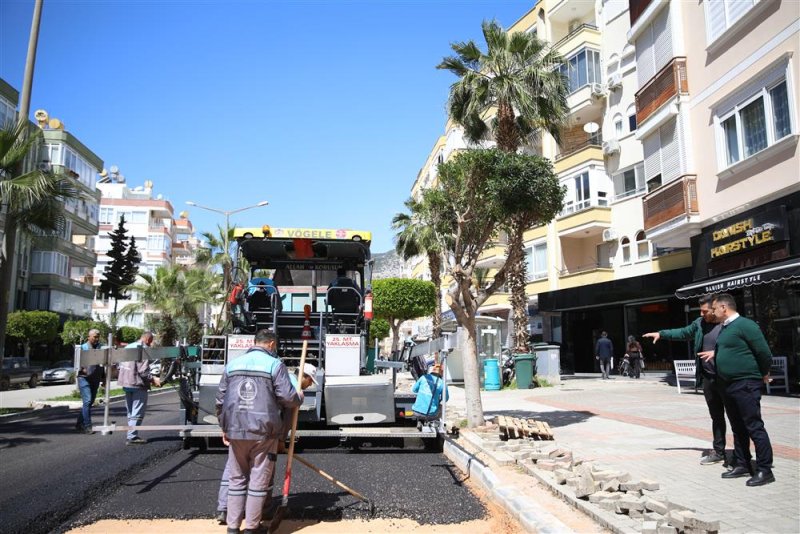 Yunus emre caddesi baştan sona yenileniyor