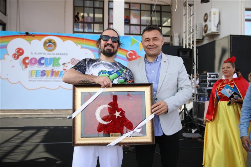 5. alanya uluslararası çocuk festivali büyük bir coşku ve katılımla gerçekleşti - 80’in üzerinde ülkeden çocuklar ile sevgi ve barış mesajı