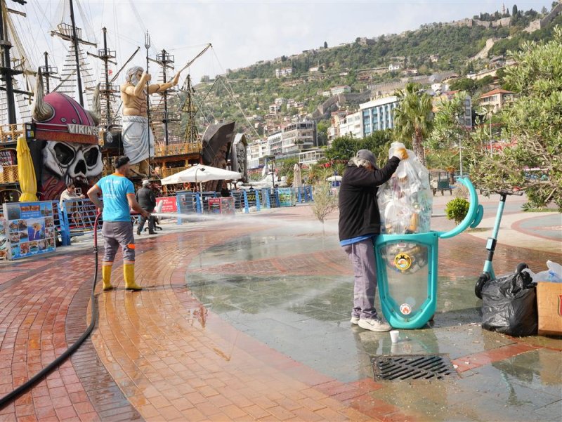 Alanya belediyesi’nden bayram temizliği - ramazan bayramı’nda temizlik işleri ekipleri 7-24 görev başında olacak