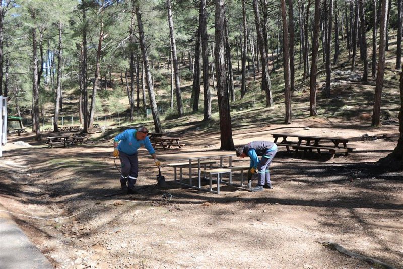 Alanya belediyesi’nden engeliler için özel piknik masası