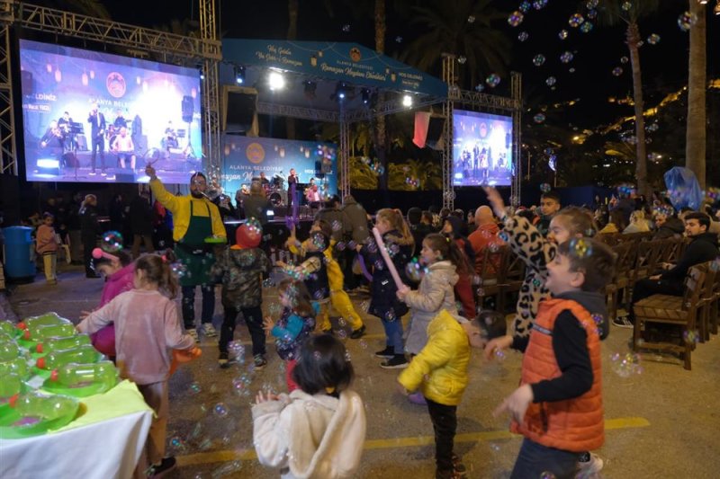 Alanya belediyesi ramazan meydanında etkinlikler aralıksız devam ediyor