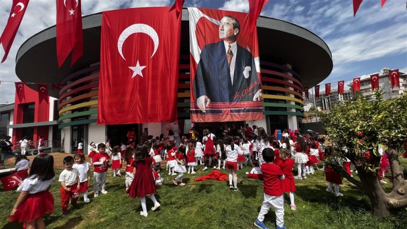 Alanya belediyesi rüya ipekten ve saadet çelik kreş ve çocuk akademisi’nde 23 nisan coşkusu