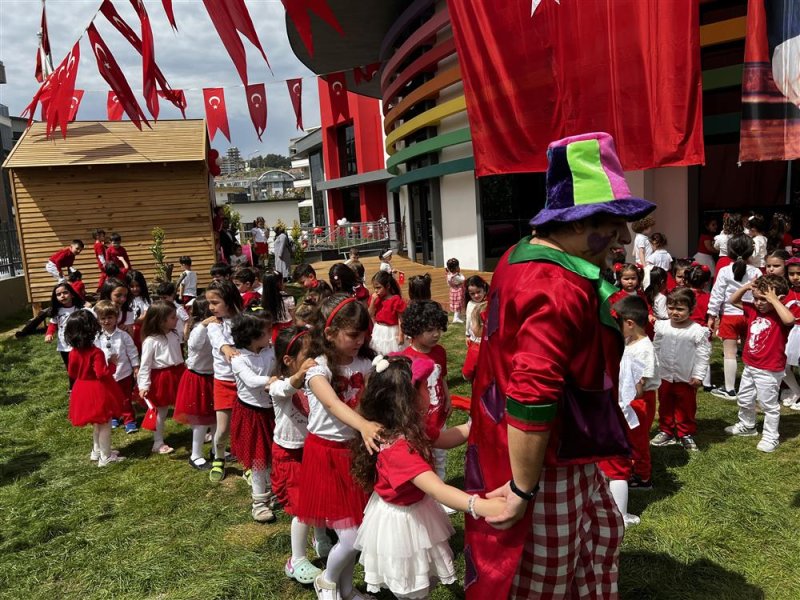 Alanya belediyesi rüya ipekten ve saadet çelik kreş ve çocuk akademisi’nde 23 nisan coşkusu