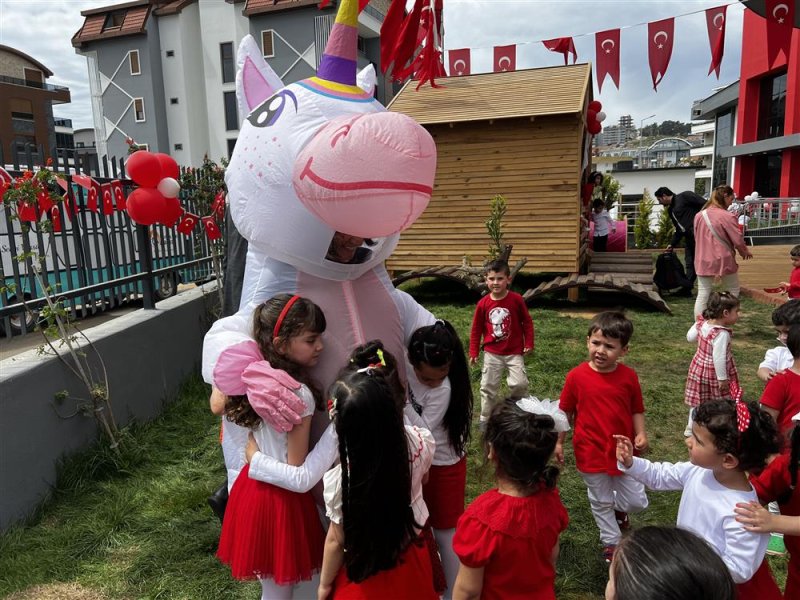 Alanya belediyesi rüya ipekten ve saadet çelik kreş ve çocuk akademisi’nde 23 nisan coşkusu